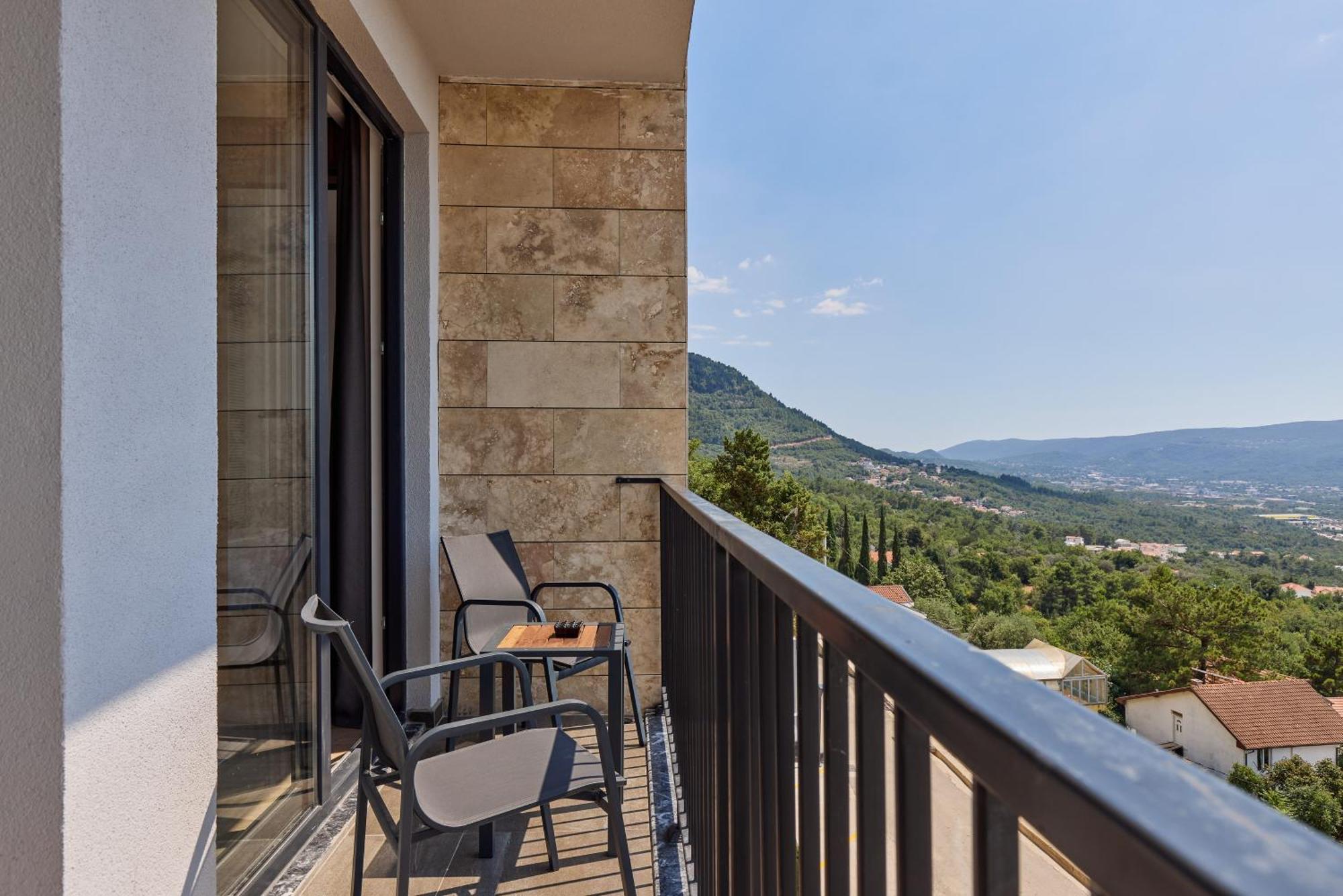 Bayview Hills Luxury Residences Tivat Eksteriør bilde
