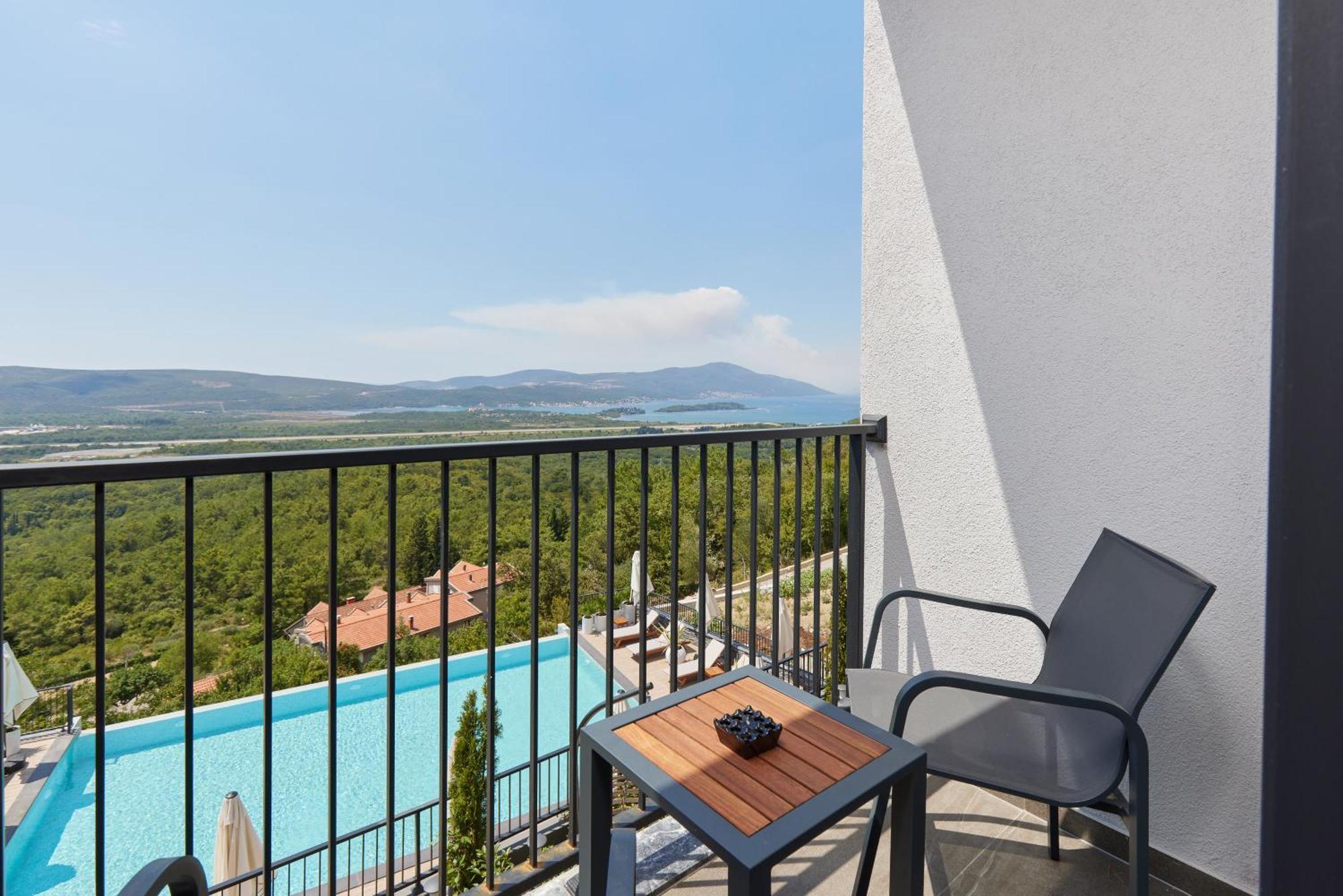 Bayview Hills Luxury Residences Tivat Eksteriør bilde